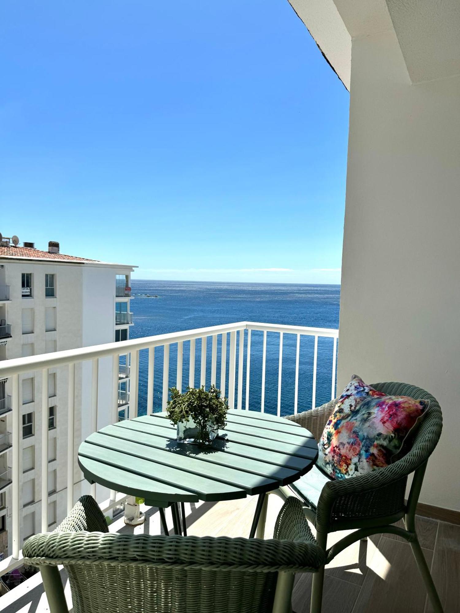 Апартаменты Acogedor Atico Con Piscina Y Vistas Al Mar Росас Экстерьер фото